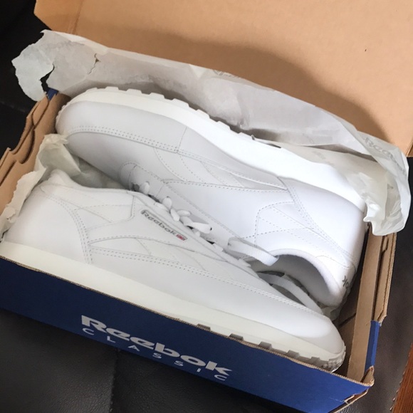 Classic white reebok shoes, brand new in the box!! - Picture 5 of 7